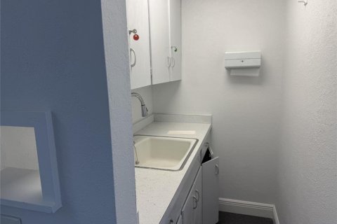 Commercial property in Clearwater, Florida 129.41 sq.m. № 2215123 - photo 10
