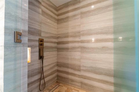 Condominio en venta en Sunny Isles Beach, Florida, 2 dormitorios, 151.8 m2 № 1928441 - foto 26