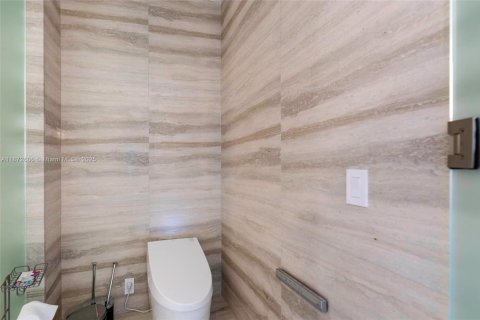 Condominio en venta en Sunny Isles Beach, Florida, 2 dormitorios, 151.8 m2 № 1928441 - foto 27