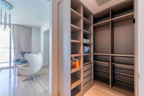 Condominio en venta en Sunny Isles Beach, Florida, 2 dormitorios, 151.8 m2 № 1928441 - foto 30