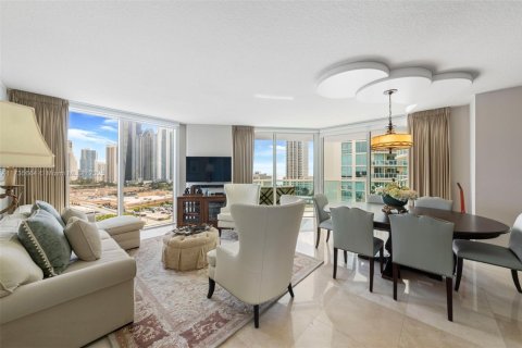Copropriété à vendre à Sunny Isles Beach, Floride: 3 chambres, 135.73 m2 № 1965272 - photo 3