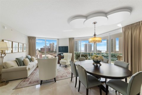 Copropriété à vendre à Sunny Isles Beach, Floride: 3 chambres, 135.73 m2 № 1965272 - photo 5