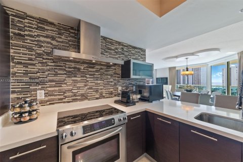 Copropriété à vendre à Sunny Isles Beach, Floride: 3 chambres, 135.73 m2 № 1965272 - photo 12