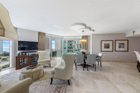 Copropriété à vendre à Sunny Isles Beach, Floride: 3 chambres, 135.73 m2 № 1965272 - photo 6