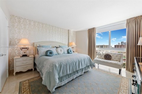 Copropriété à vendre à Sunny Isles Beach, Floride: 3 chambres, 135.73 m2 № 1965272 - photo 13