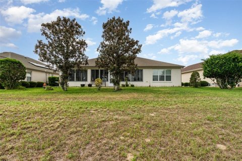 House in Summerfield, Florida 2 bedrooms, 173.73 sq.m. № 1784439 - photo 4