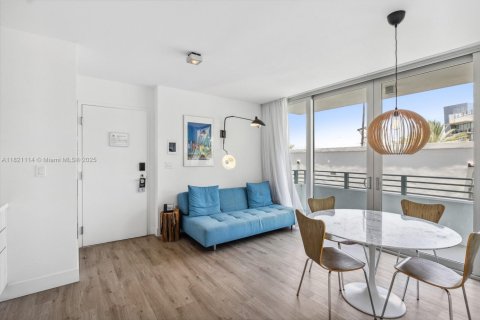 Condominio en venta en Miami Beach, Florida, 1 dormitorio, 39.76 m2 № 1797674 - foto 2