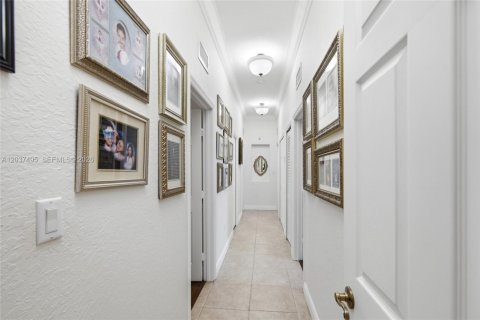 Купить виллу или дом в Майами, Флорида 5 спален, 301.28м2, № 2154268 - фото 27