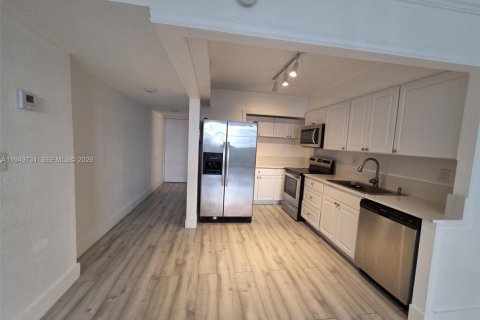 Condominio en alquiler en North Miami Beach, Florida, 1 dormitorio, 66.7 m2 № 2011144 - foto 4