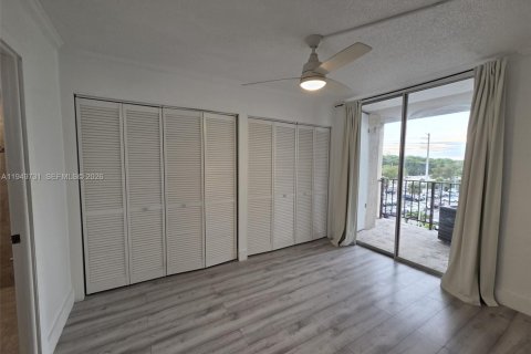 Condominio en alquiler en North Miami Beach, Florida, 1 dormitorio, 66.7 m2 № 2011144 - foto 8