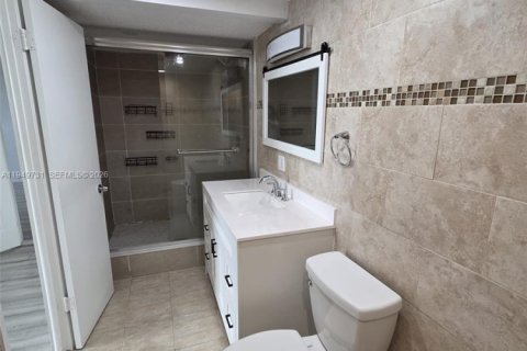 Condominio en alquiler en North Miami Beach, Florida, 1 dormitorio, 66.7 m2 № 2011144 - foto 13