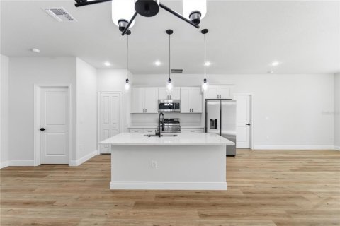 Villa ou maison à louer à Ocala, Floride: 4 chambres, 170.29 m2 № 2431154 - photo 6