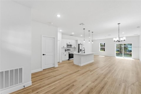 Villa ou maison à louer à Ocala, Floride: 4 chambres, 170.29 m2 № 2431154 - photo 3