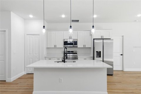 Villa ou maison à louer à Ocala, Floride: 4 chambres, 170.29 m2 № 2431154 - photo 5
