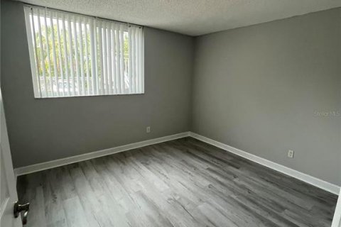 Condo in Sarasota, Florida, 2 bedrooms  № 1913069 - photo 7