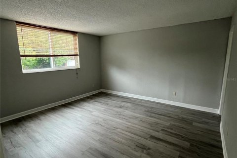 Condo in Sarasota, Florida, 2 bedrooms  № 1913069 - photo 9
