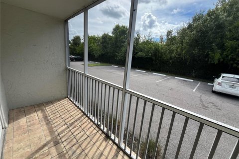 Condo in Sarasota, Florida, 2 bedrooms  № 1913069 - photo 5