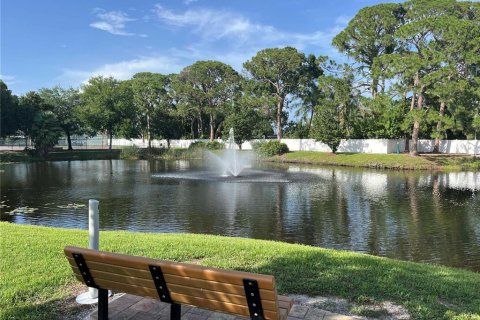Condo in Sarasota, Florida, 2 bedrooms  № 1913069 - photo 24