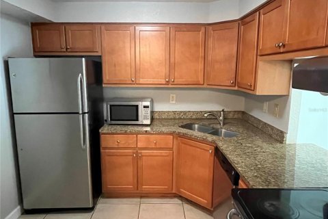 Condo in Sarasota, Florida, 2 bedrooms  № 1913069 - photo 3