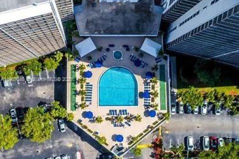 Снять в аренду кондоминиум в Авентура, Флорида 2 спальни, 97.92м2, № 1963802 - фото 14