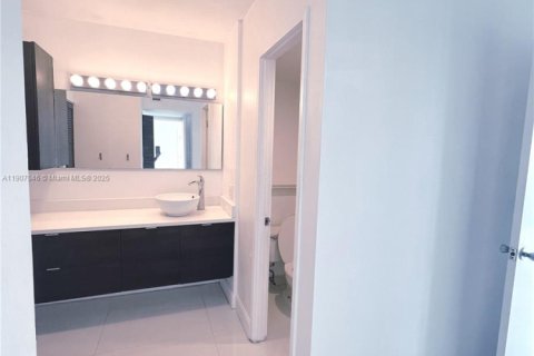 Снять в аренду кондоминиум в Авентура, Флорида 2 спальни, 97.92м2, № 1963802 - фото 4