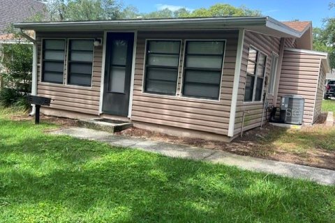Condo in Clermont, Florida, 2 bedrooms № 2198575 - photo 2