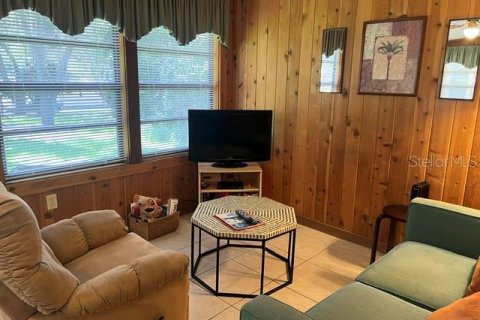 Condo in Clermont, Florida, 2 bedrooms № 2198575 - photo 17