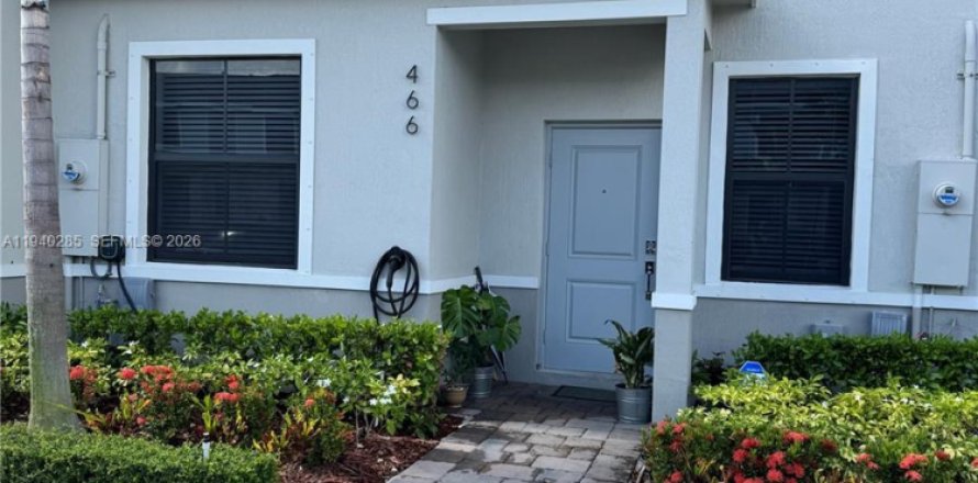 Touwnhouse à Florida City, Floride 4 chambres № 1997375