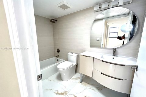 Condo in Sunny Isles Beach, Florida, 3 bedrooms  № 2088225 - photo 25