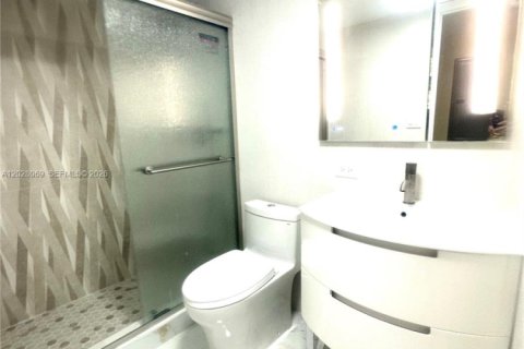 Condo in Sunny Isles Beach, Florida, 3 bedrooms  № 2088225 - photo 27