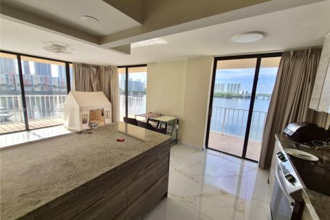 Condo in Sunny Isles Beach, Florida, 3 bedrooms  № 2088225 - photo 4