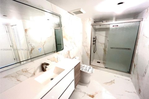 Condo in Sunny Isles Beach, Florida, 3 bedrooms  № 2088225 - photo 19