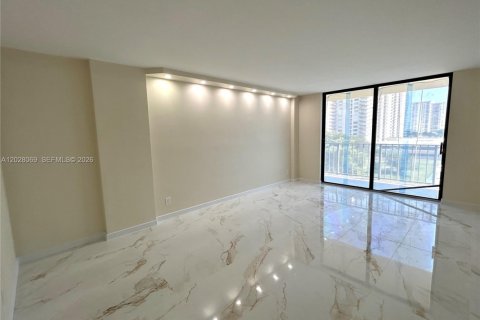 Condo in Sunny Isles Beach, Florida, 3 bedrooms  № 2088225 - photo 16