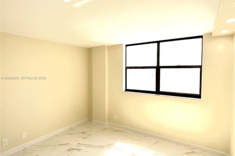 Condo in Sunny Isles Beach, Florida, 3 bedrooms  № 2088225 - photo 29