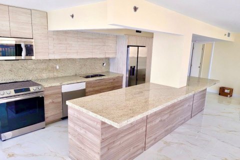 Condo in Sunny Isles Beach, Florida, 3 bedrooms  № 2088225 - photo 7