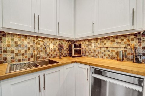 Casa en venta en Hallandale Beach, Florida, 4 dormitorios, 195.09 m2 № 2075974 - foto 8