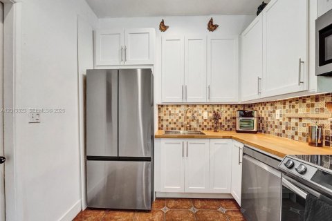 Casa en venta en Hallandale Beach, Florida, 4 dormitorios, 195.09 m2 № 2075974 - foto 24