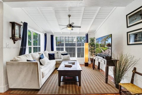 Casa en venta en Hallandale Beach, Florida, 4 dormitorios, 195.09 m2 № 2075974 - foto 3