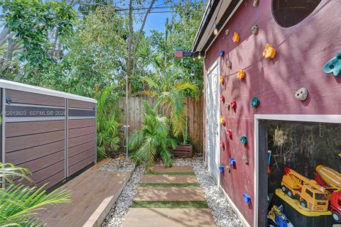 Casa en venta en Hallandale Beach, Florida, 4 dormitorios, 195.09 m2 № 2075974 - foto 15