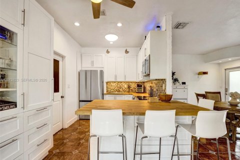 Casa en venta en Hallandale Beach, Florida, 4 dormitorios, 195.09 m2 № 2075974 - foto 26