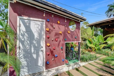 Casa en venta en Hallandale Beach, Florida, 4 dormitorios, 195.09 m2 № 2075974 - foto 14