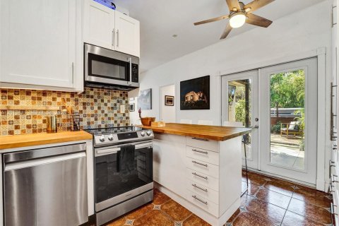 Casa en venta en Hallandale Beach, Florida, 4 dormitorios, 195.09 m2 № 2075974 - foto 9
