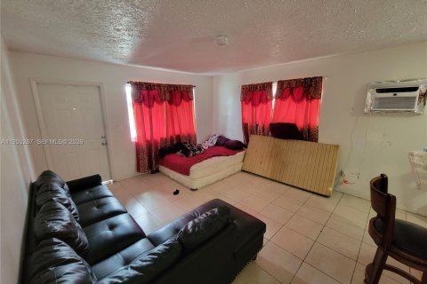 Commercial property in Homestead, Florida 145.48 sq.m. № 2009872 - photo 18