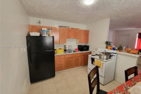 Commercial property in Homestead, Florida 145.48 sq.m. № 2009872 - photo 16