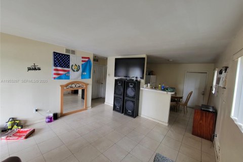 Commercial property in Homestead, Florida 145.48 sq.m. № 2009872 - photo 9