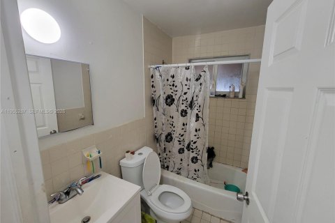 Commercial property in Homestead, Florida 145.48 sq.m. № 2009872 - photo 17