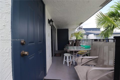 Купить кондоминиум в Майами, Флорида 2 спальни, 88.07м2, № 1832417 - фото 4