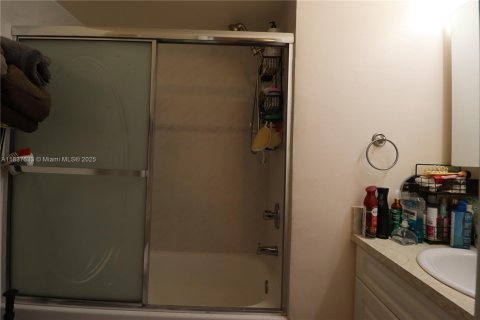 Купить кондоминиум в Майами, Флорида 2 спальни, 88.07м2, № 1832417 - фото 23