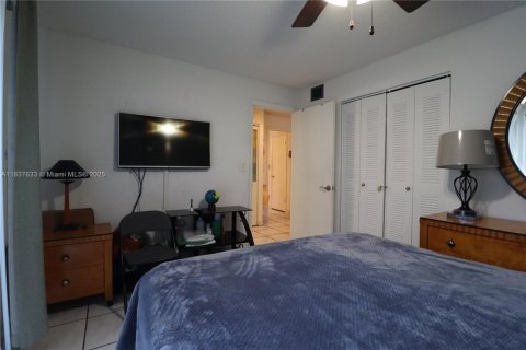 Купить кондоминиум в Майами, Флорида 2 спальни, 88.07м2, № 1832417 - фото 12