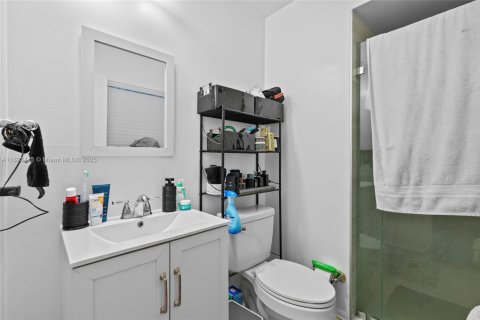 Condominio en venta en Hialeah, Florida, 3 dormitorios, 172.24 m2 № 1945298 - foto 13